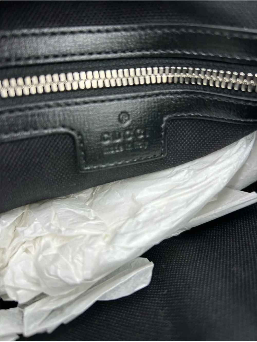 Gucci classic messenger